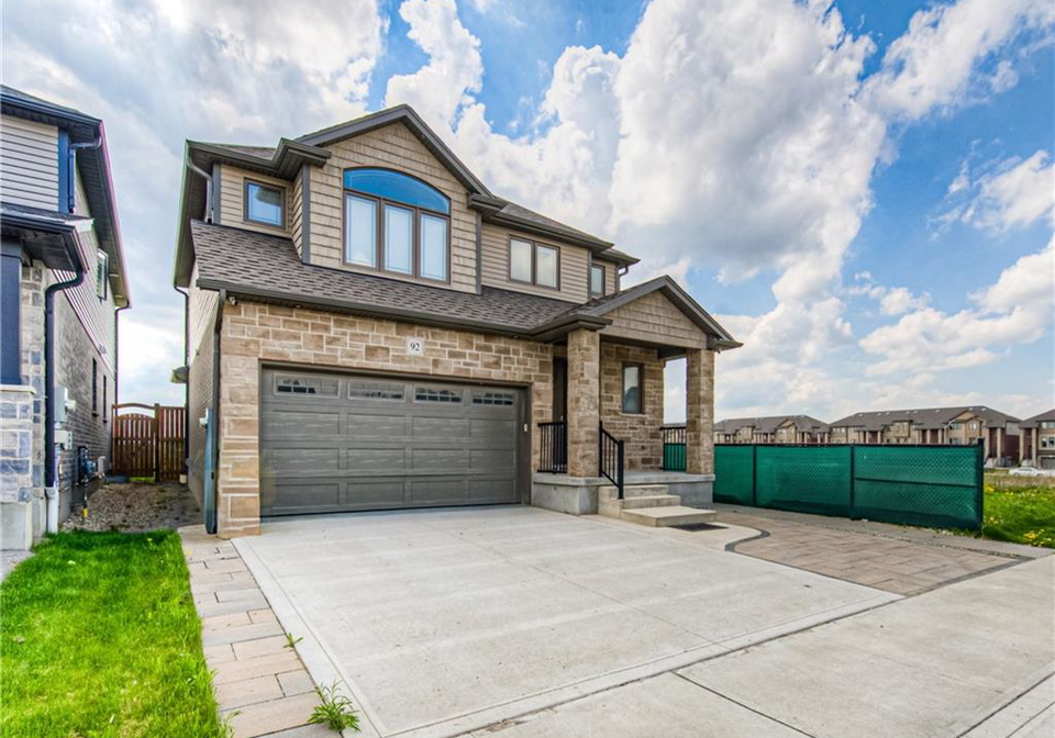 92-lasby-lane-breslau-ontario-40775013