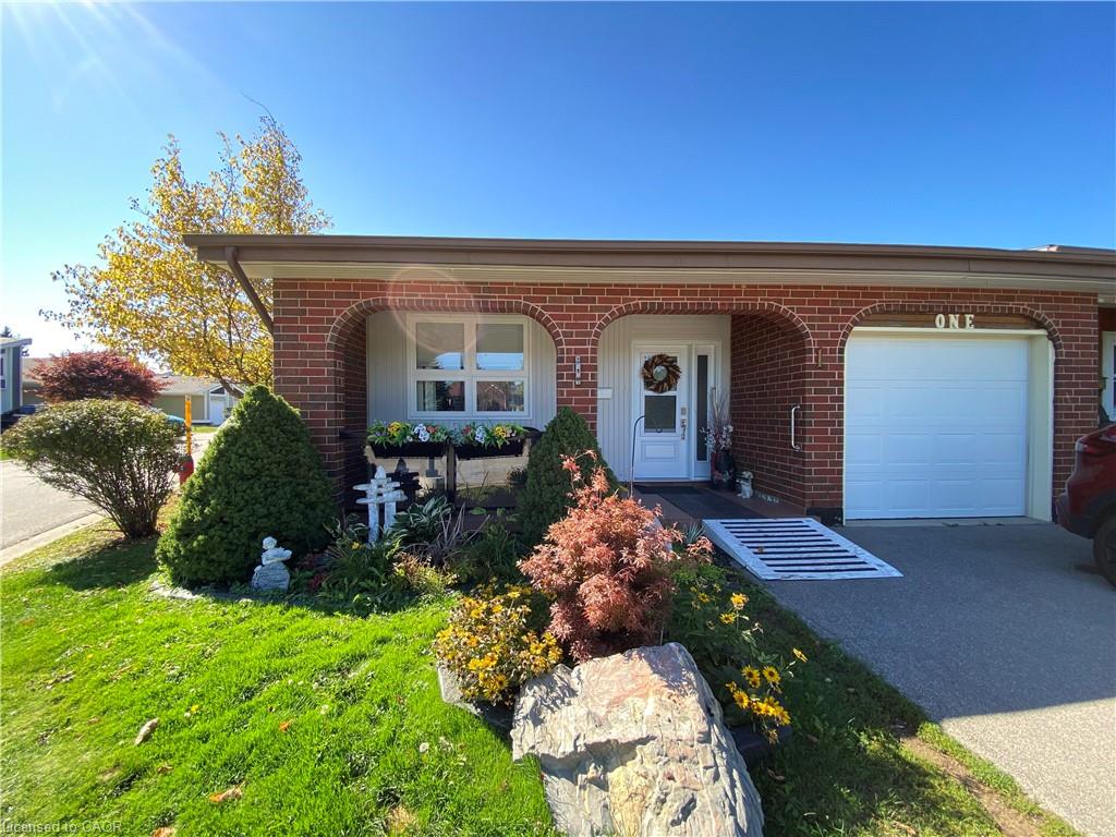 1-monsignor-henkey-terrace-hamilton-ontario-40775071