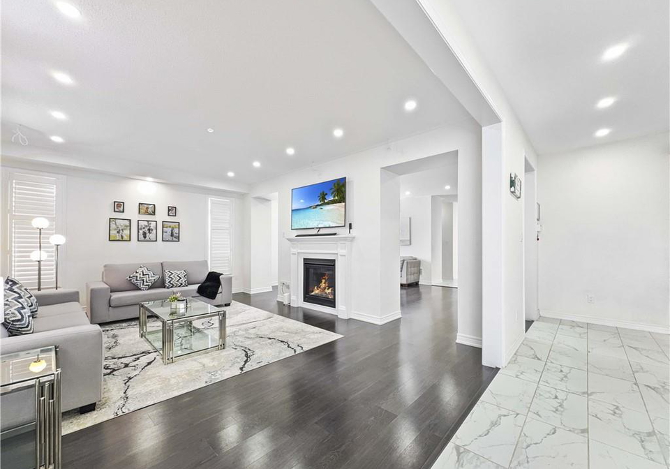 37-drake-avenue-paris-ontario-40775091