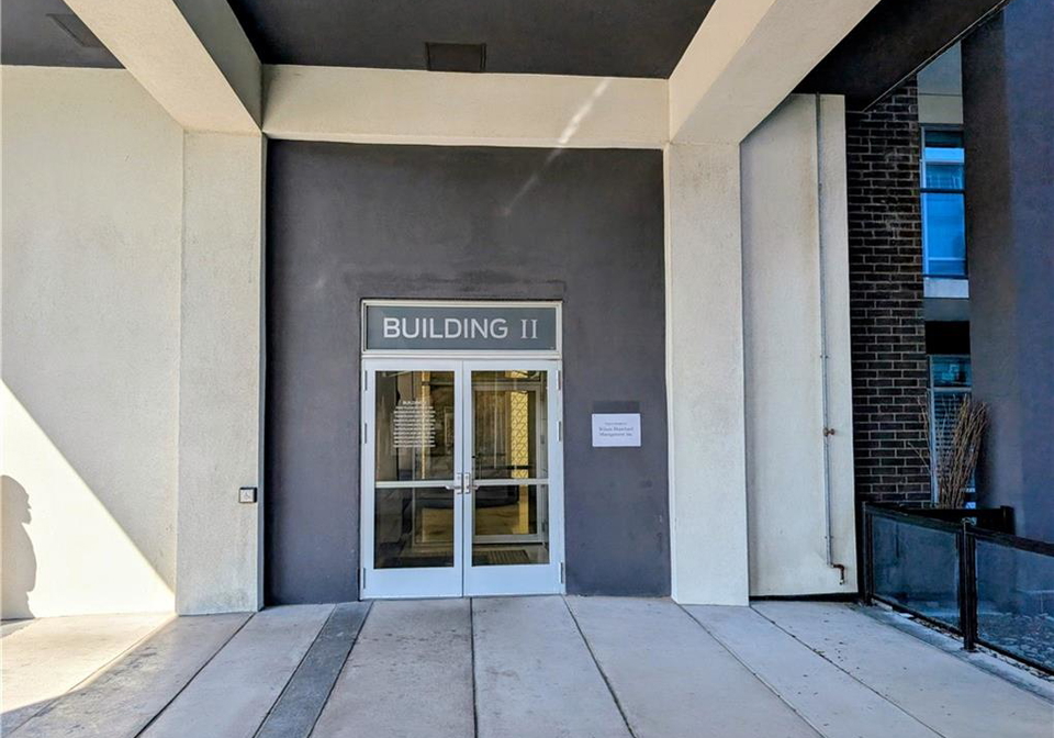 16-concord-place-grimsby-ontario-40775121