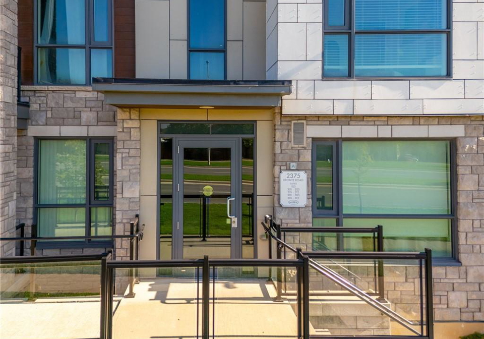 2375-bronte-road-oakville-ontario-40775228