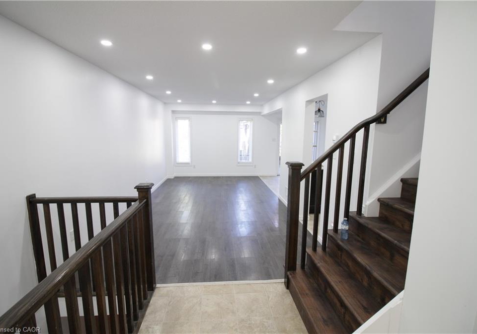 135-sims-estate-drive-kitchener-ontario-40775329
