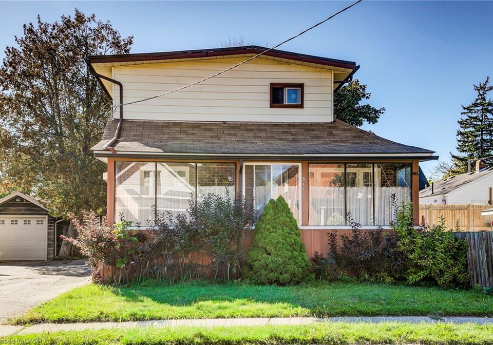 318-middle-street-cambridge-ontario-40775339