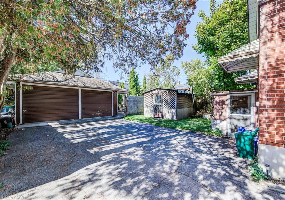 318-middle-street-cambridge-ontario-40775339