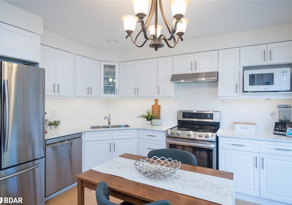698-edwards-avenue-milton-ontario-40775384