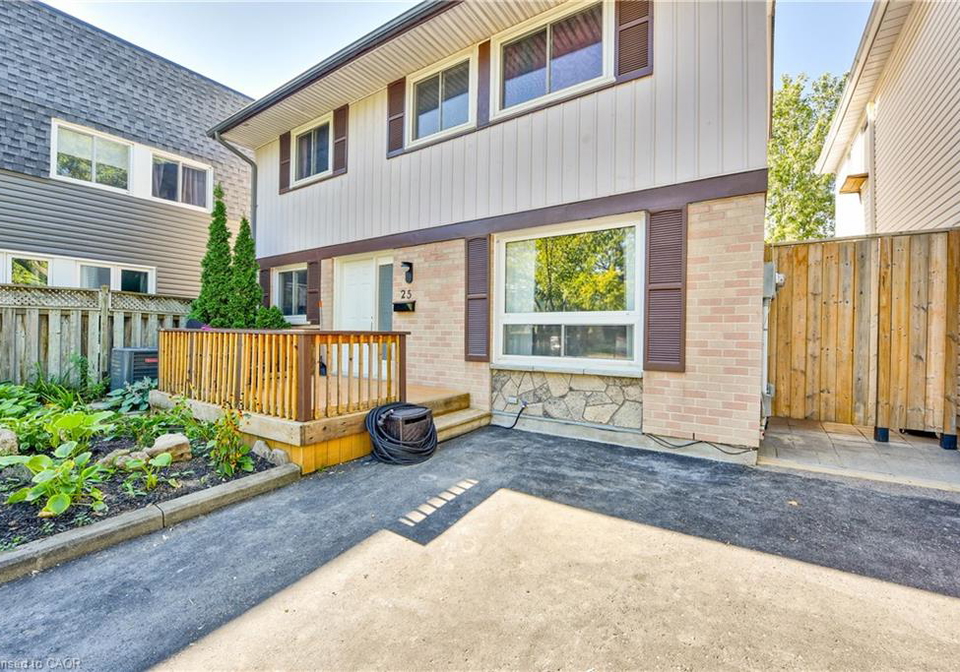 25-homer-square-brampton-ontario-40775466