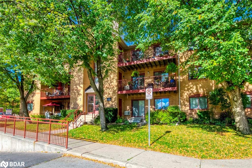 1496-pilgrims-way-oakville-ontario-40775537