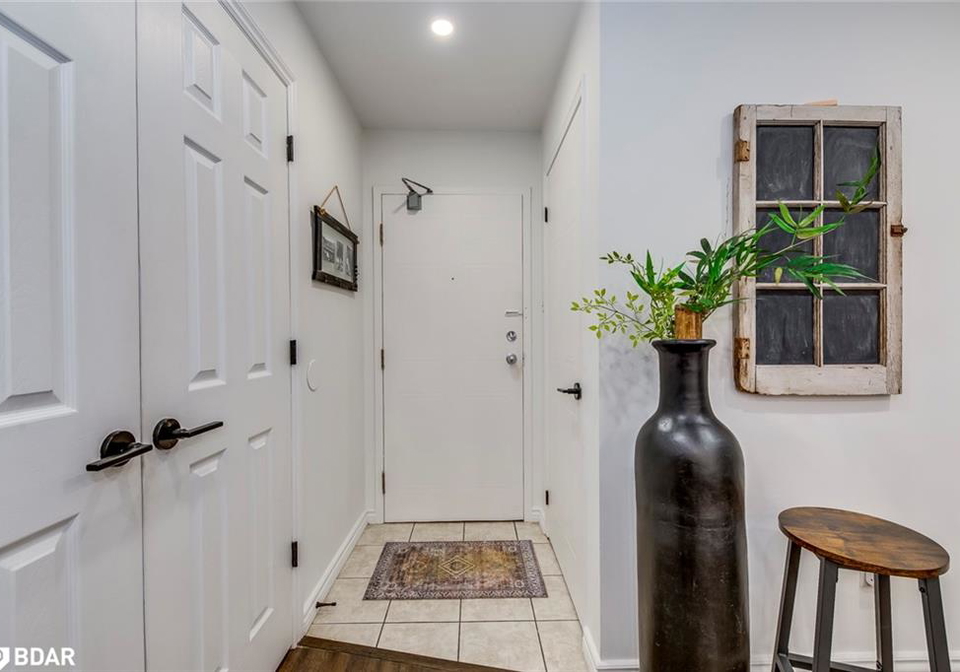 1496-pilgrims-way-oakville-ontario-40775537