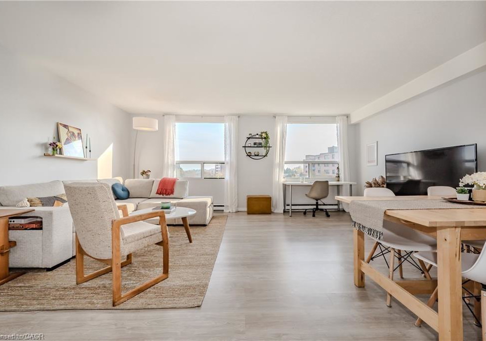 18-holborn-court-kitchener-ontario-40775661