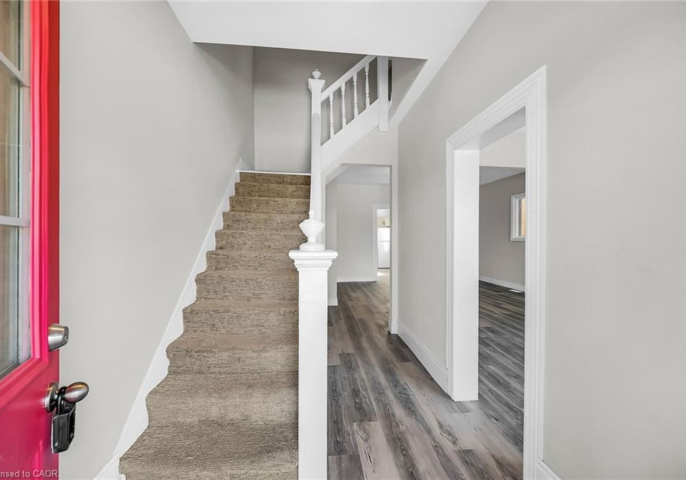 138-sanford-avenue-n-hamilton-ontario-40775706