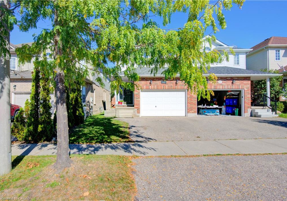 232-buttercup-court-waterloo-ontario-40775744
