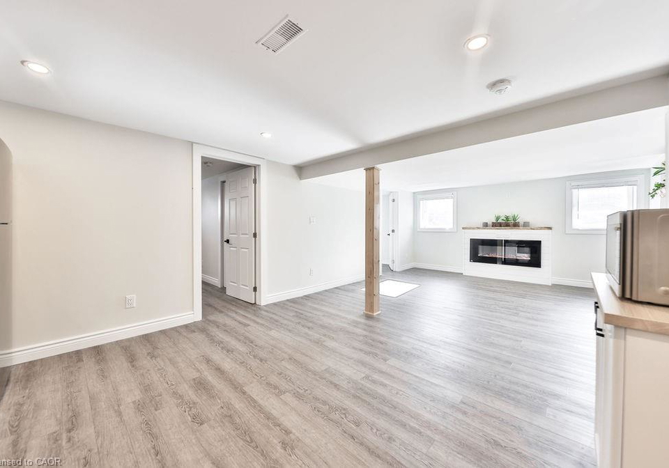 47-castlefield-drive-hamilton-ontario-40775846