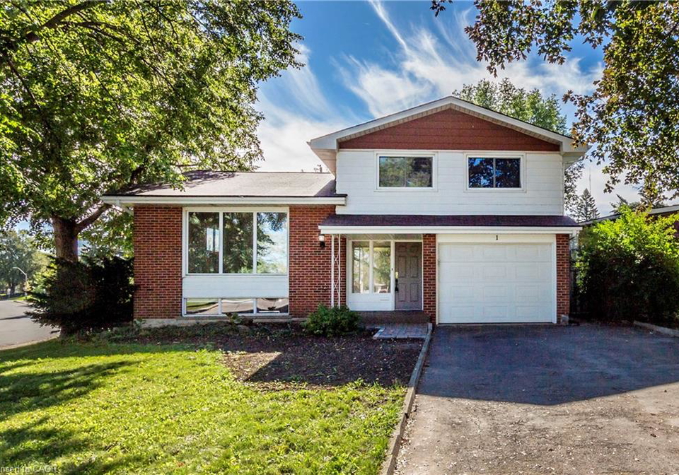 1-isaac-court-hamilton-ontario-40776106
