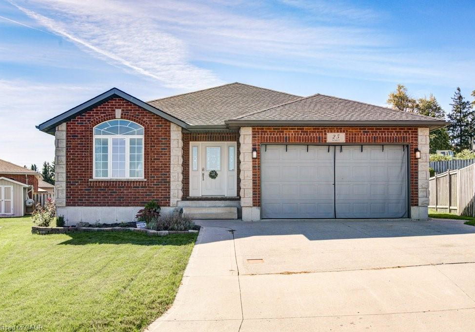 25-pickett-court-mitchell-ontario-40776125