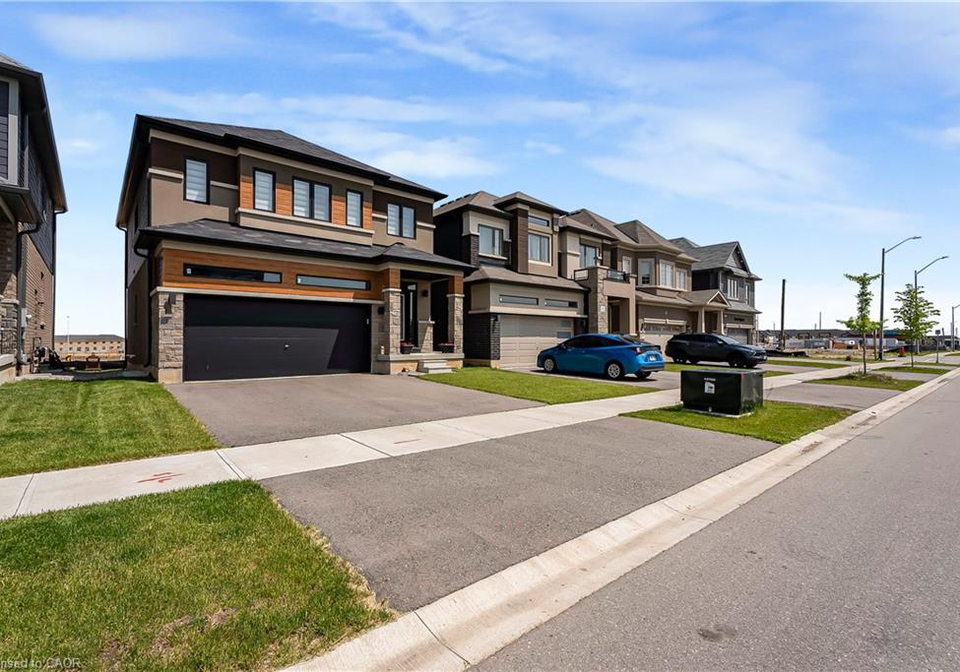 16-scenic-ridge-gate-paris-ontario-40776162