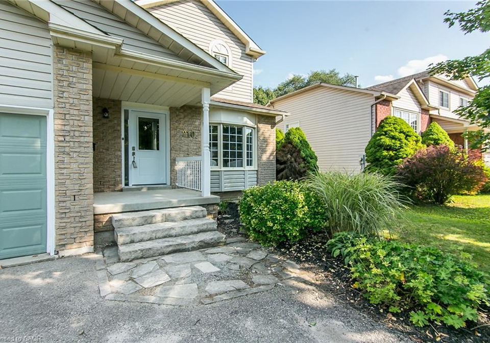 210-philip-court-fergus-ontario-40776251