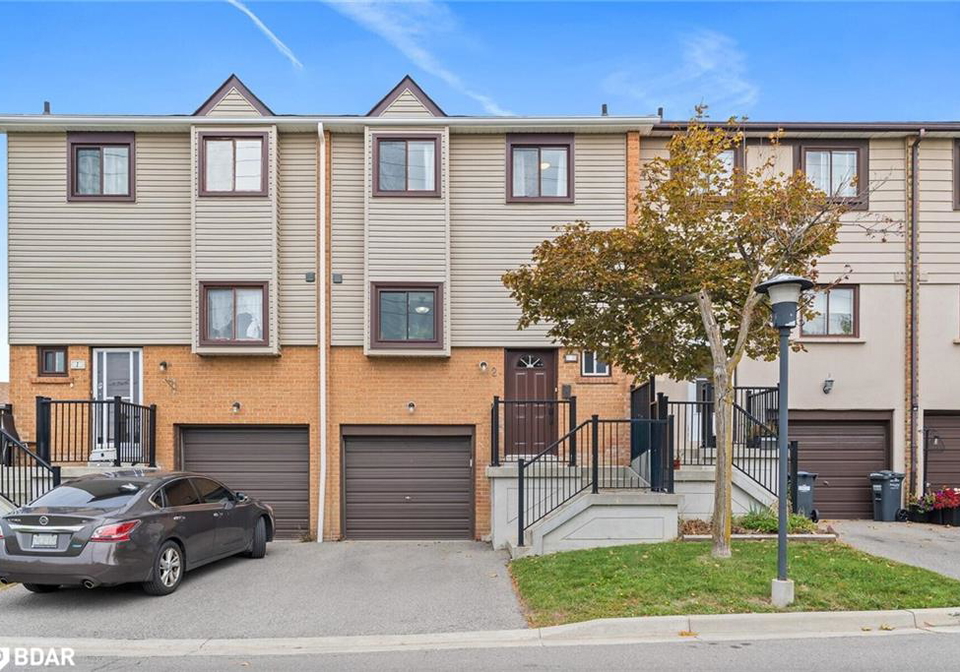 2-moregate-court-brampton-ontario-40776257