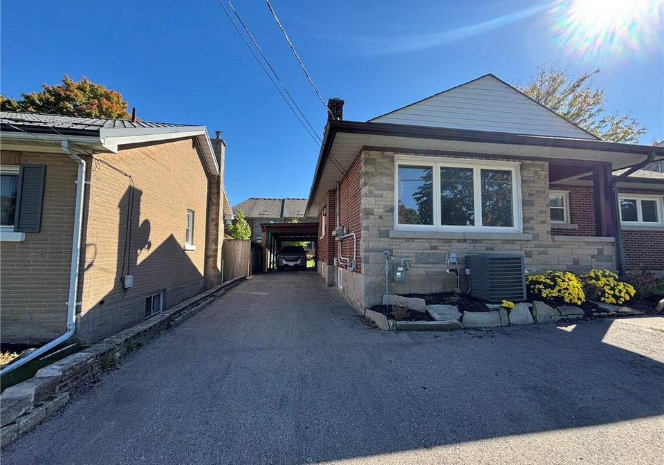 205-blucher-street-kitchener-ontario-40776279