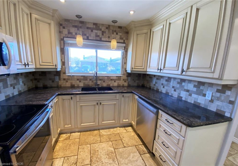 42-deschene-avenue-hamilton-ontario-40776380