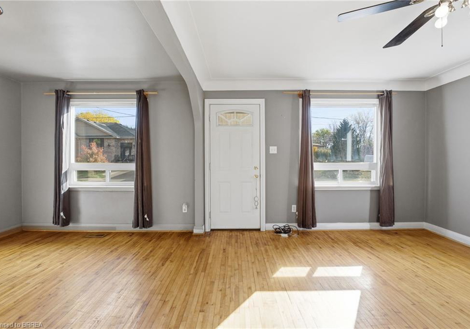 35-edwin-street-brantford-ontario-40776455