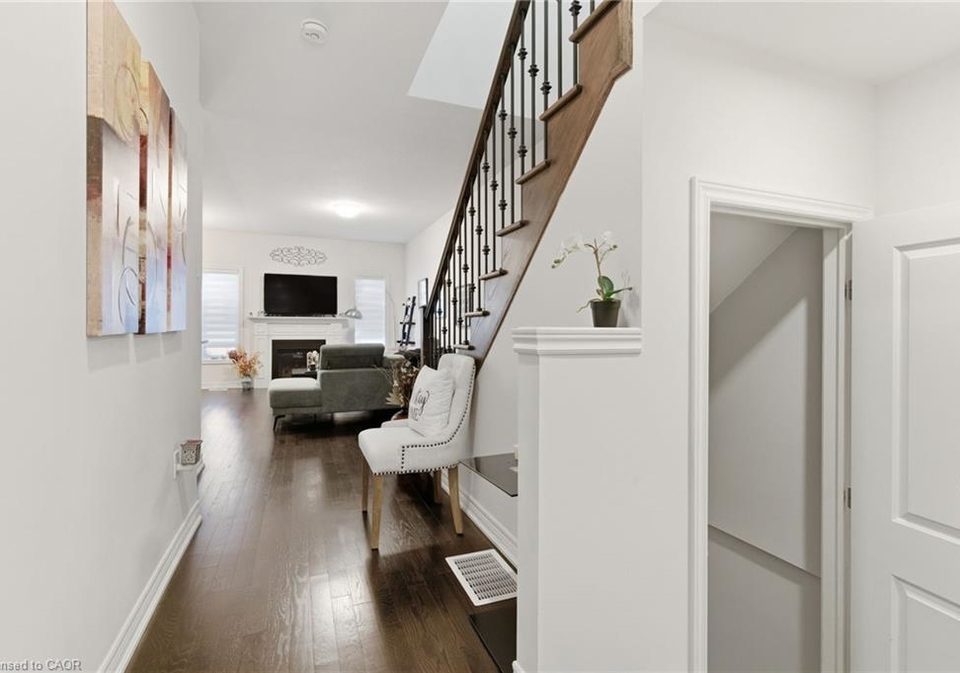 54-sonoma-valley-crescent-hamilton-ontario-40776485