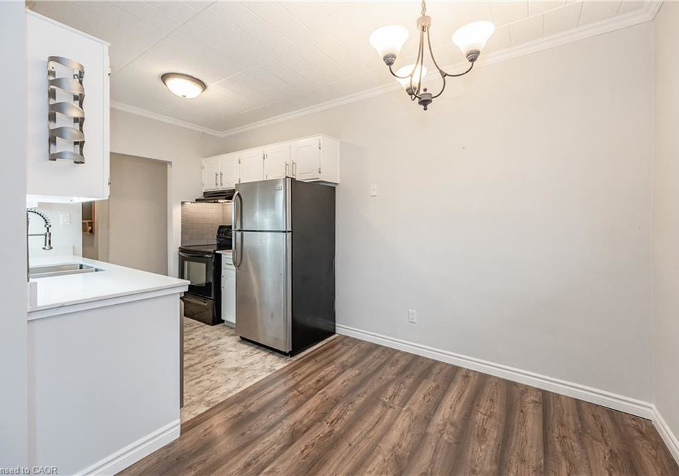 29-west-avenue-w-kitchener-ontario-40776656