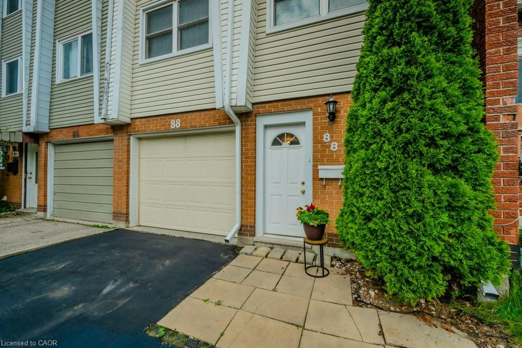 88-charles-best-place-kitchener-ontario-40776715