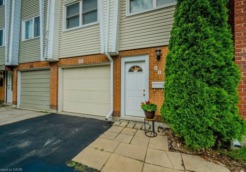 88-charles-best-place-kitchener-ontario-40776715