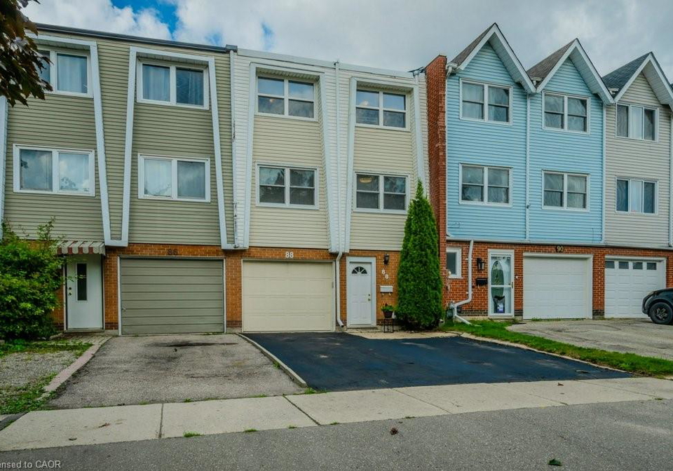 88-charles-best-place-kitchener-ontario-40776715