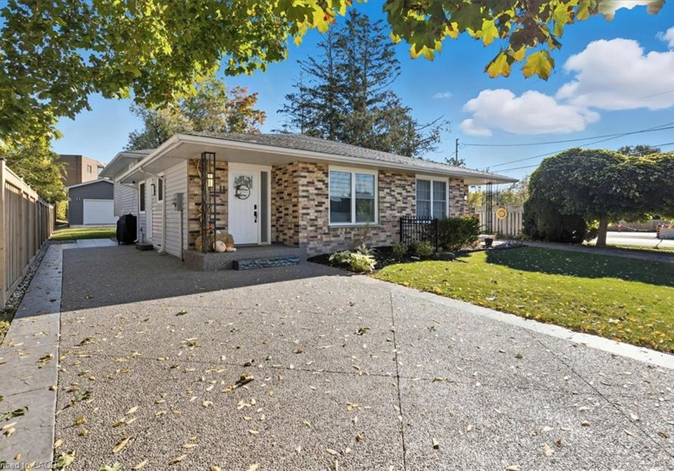 11-macdonald-street-ayr-ontario-40776864