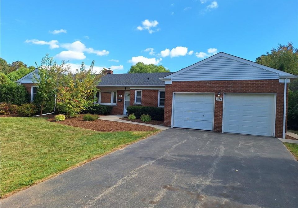 121-saint-margarets-road-ancaster-ontario-40776891