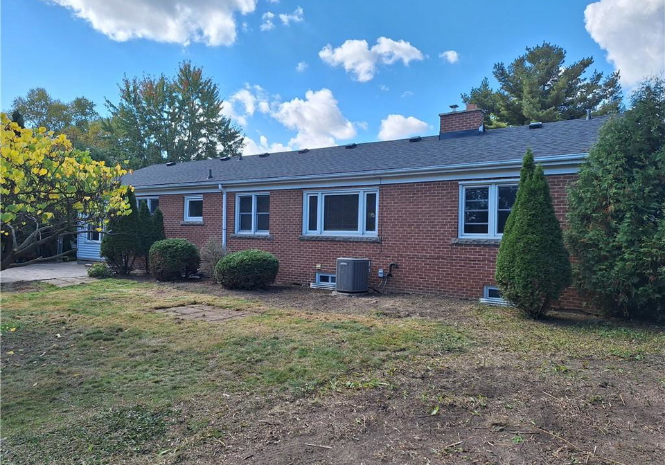 121-saint-margarets-road-ancaster-ontario-40776891