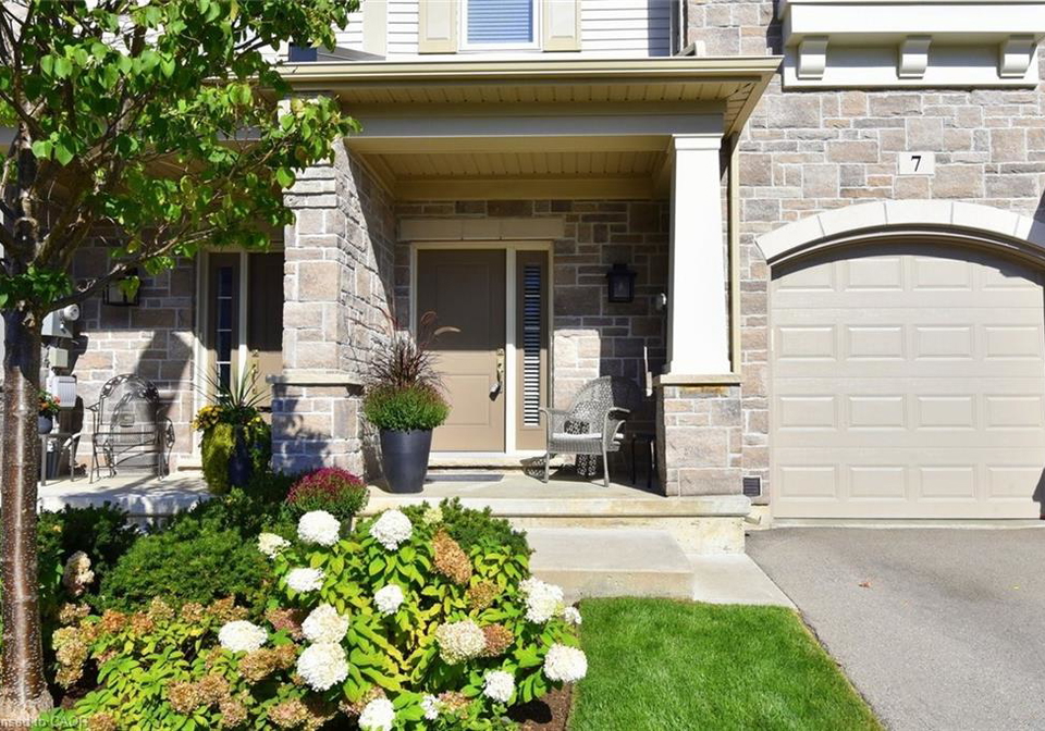 40-hamilton-street-s-waterdown-ontario-40776994