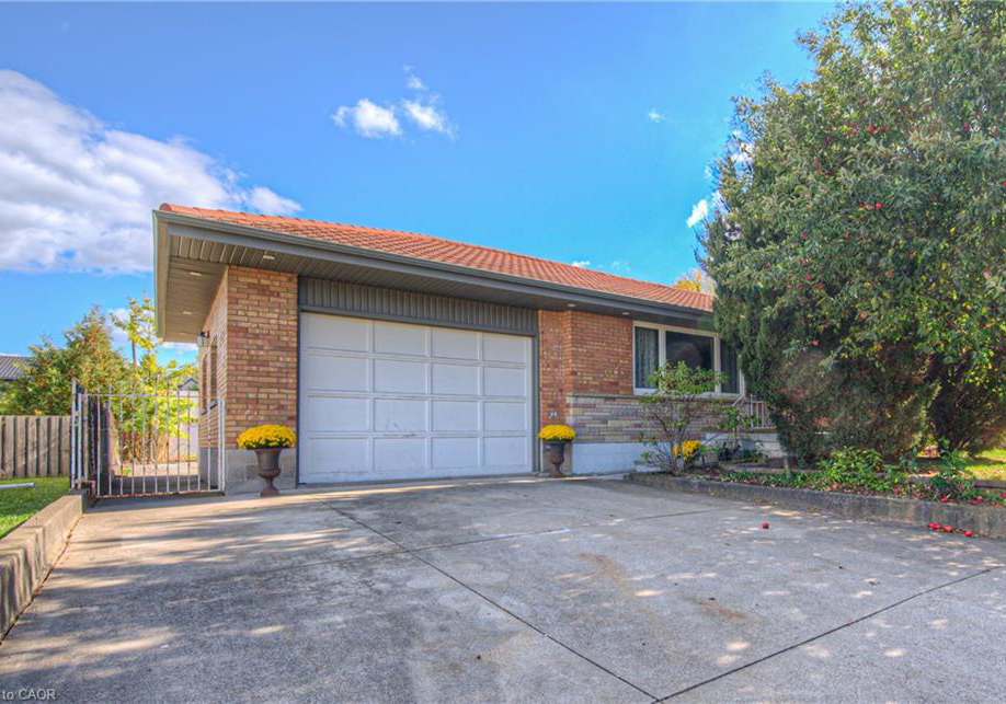 82-millen-road-stoney-creek-ontario-40777025