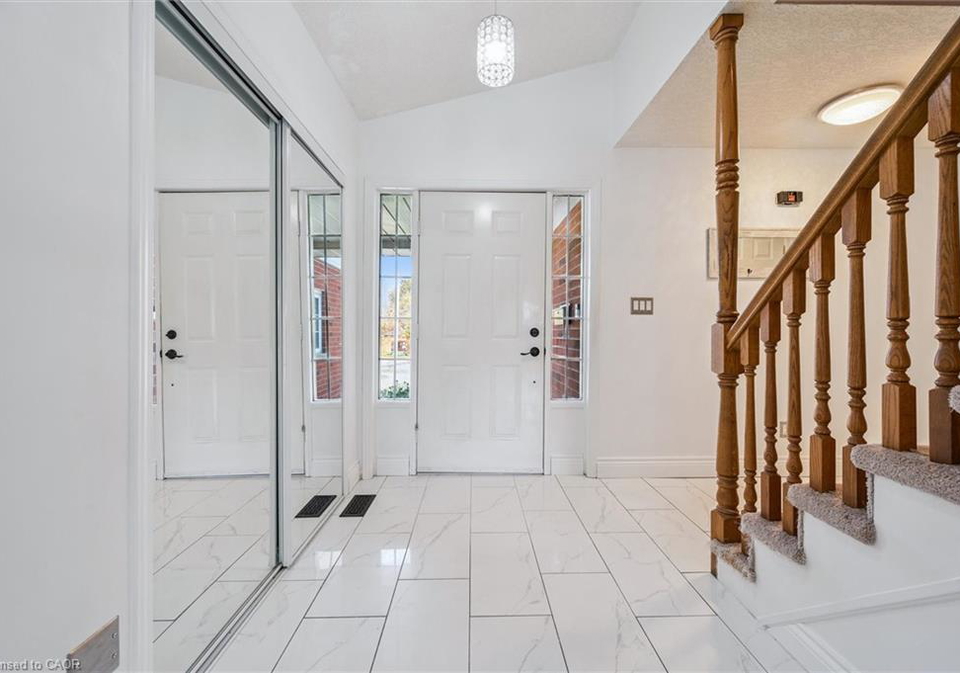110-queen-charlotte-crescent-kitchener-ontario-40777055