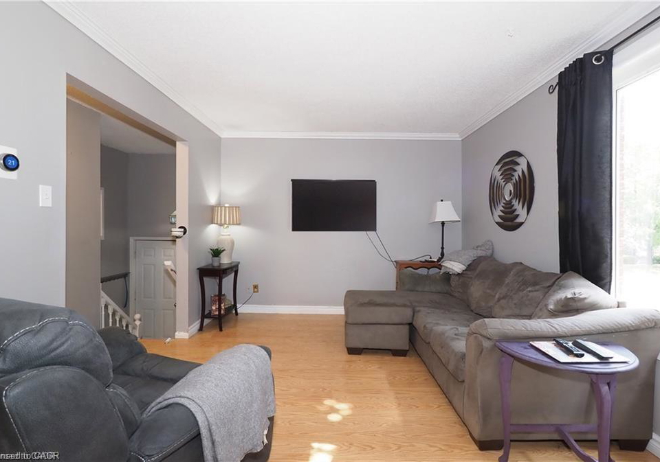51-memory-lane-cambridge-ontario-40777112