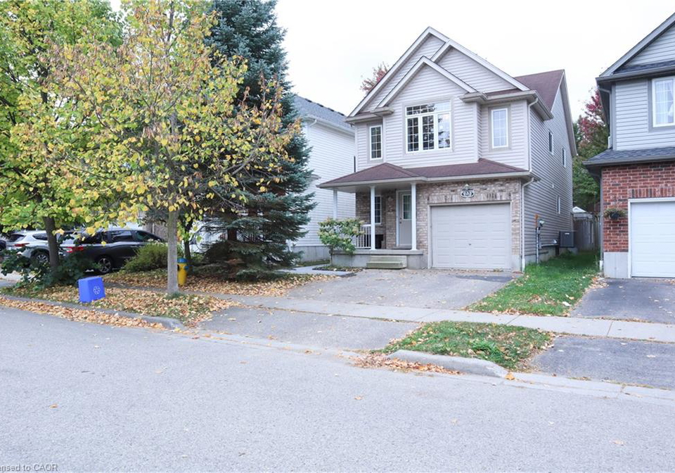 633-violet-street-waterloo-ontario-40777420