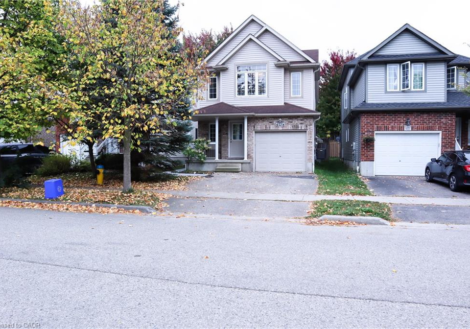 633-violet-street-waterloo-ontario-40777420