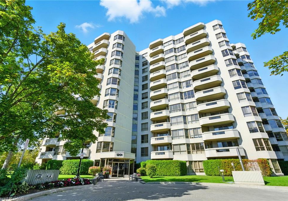 1201-north-shore-boulevard-e-burlington-ontario-40777431