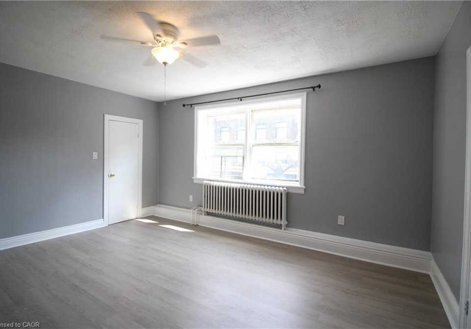 227-james-street-n-hamilton-ontario-40777450