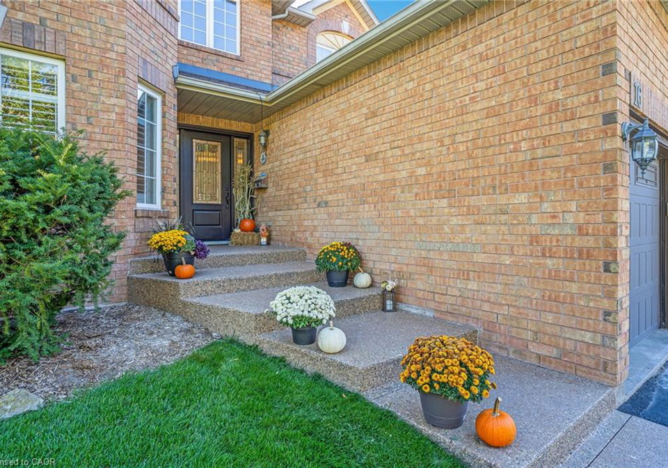 16-canning-crescent-cambridge-ontario-40777520