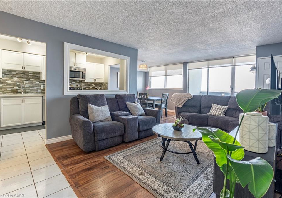 375-king-street-n-waterloo-ontario-40777522