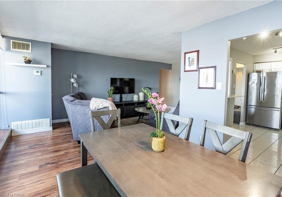 375-king-street-n-waterloo-ontario-40777522