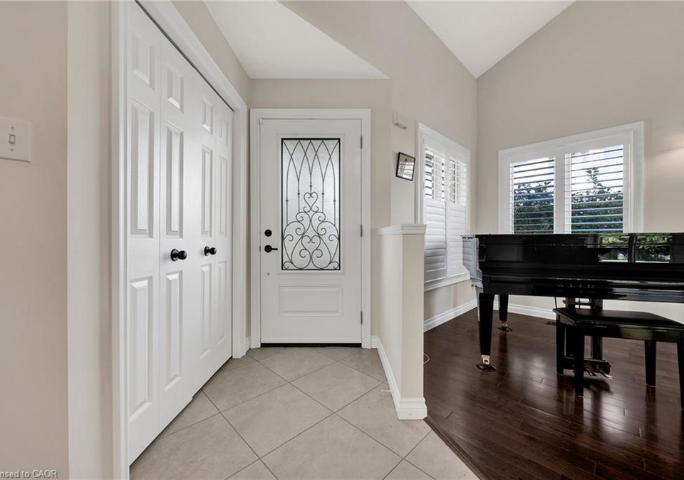 10-joshua-court-plattsville-ontario-40777531