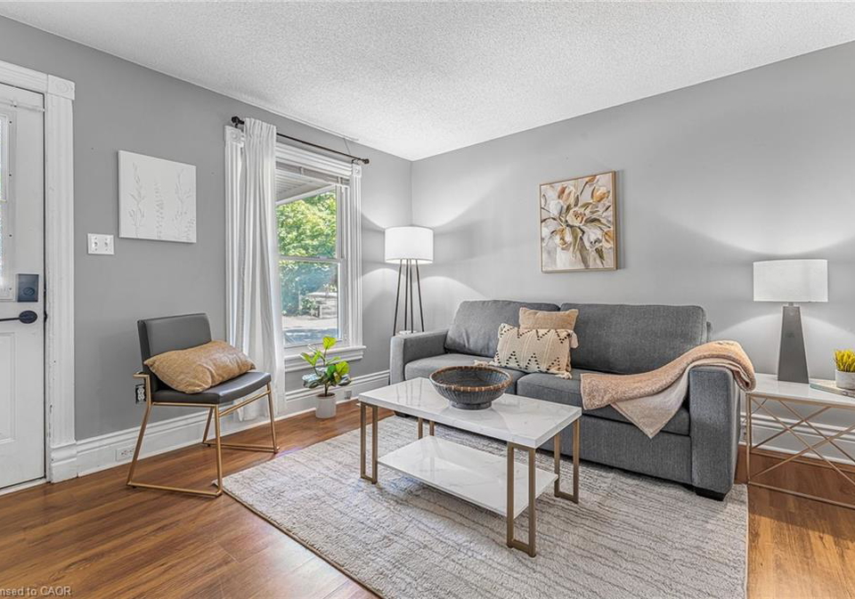 4220-hixon-street-beamsville-ontario-40777546
