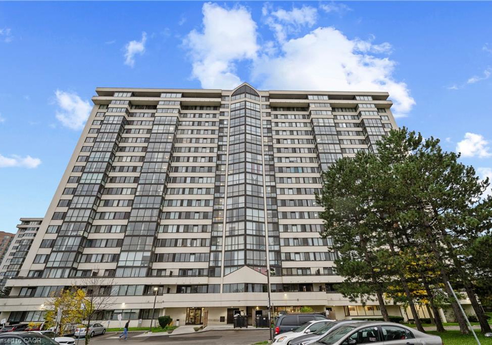 10-markbrook-lane-toronto-ontario-40777677