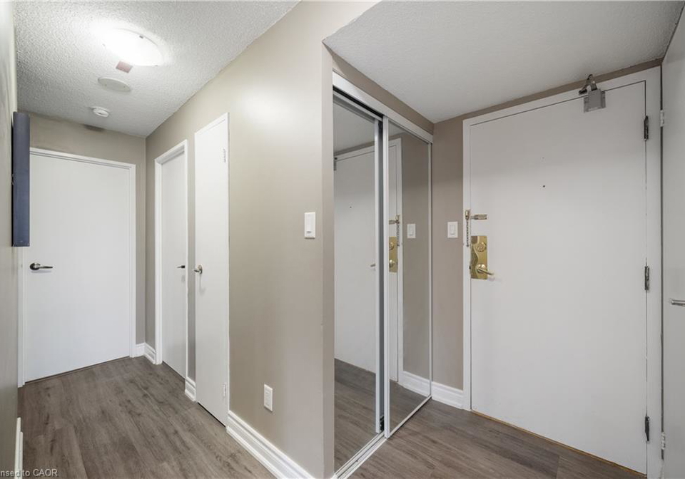 10-markbrook-lane-toronto-ontario-40777677