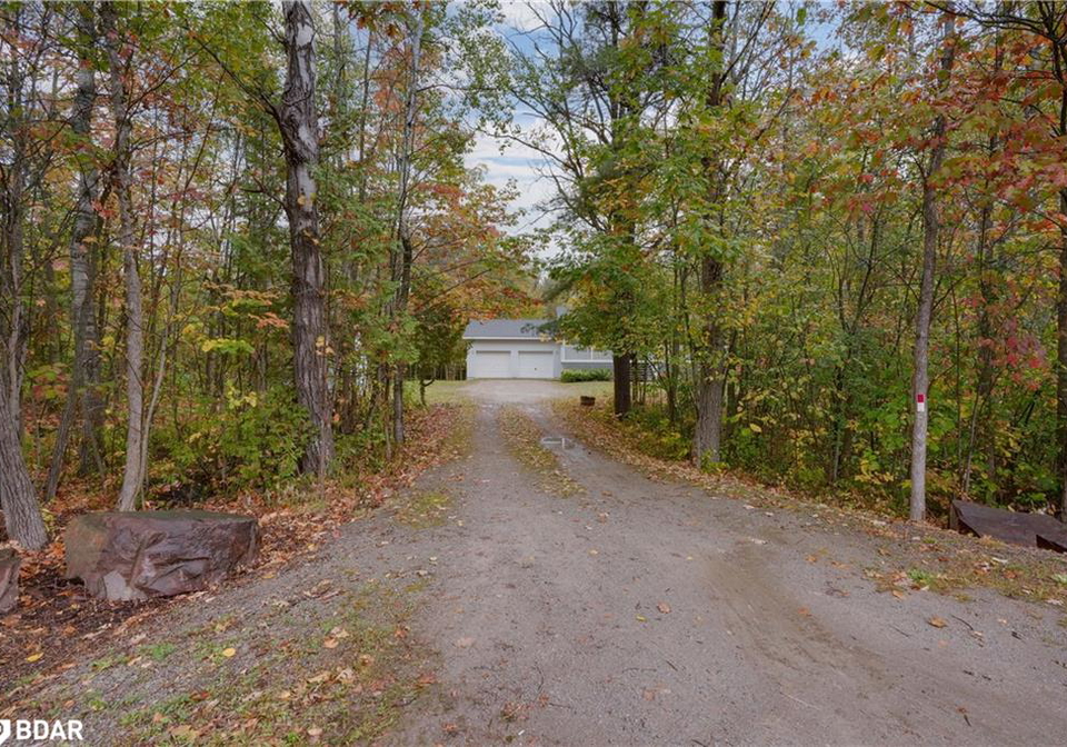 2372-kinnear-sideroad-coldwater-ontario-40777683