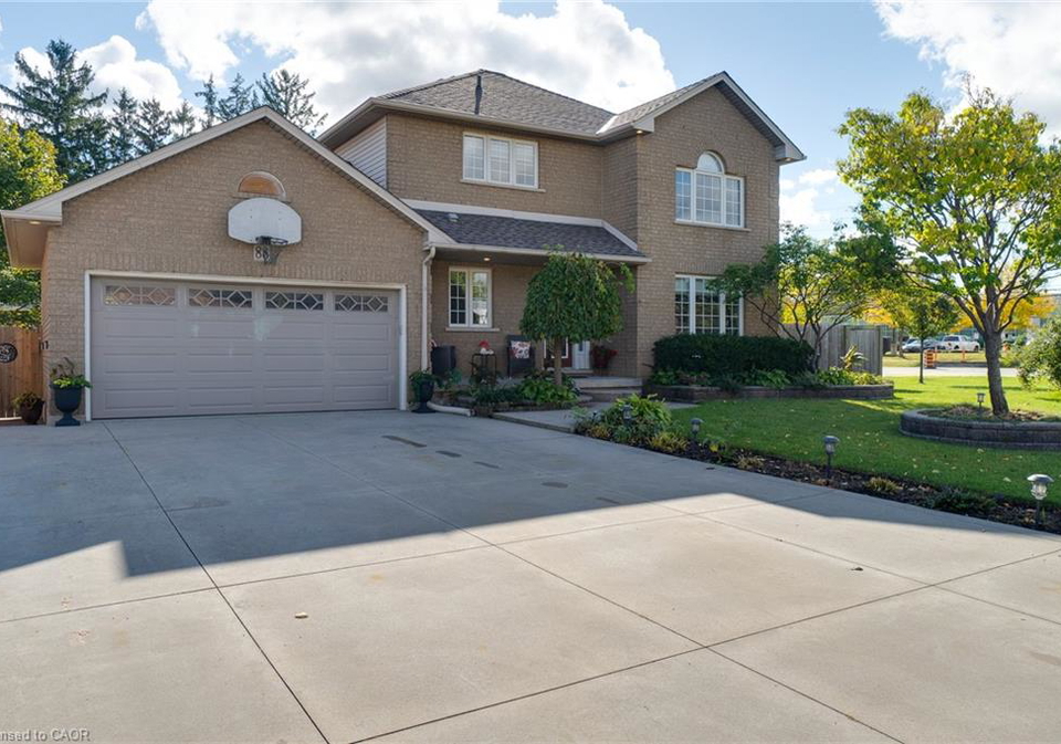 88-republic-avenue-hamilton-ontario-40777856