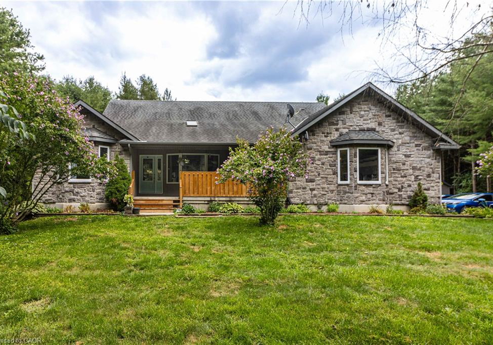 1048-norfolk-county-road-28-frogmore-ontario-40777908